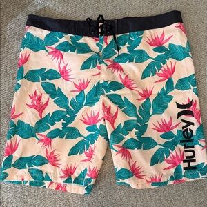 Hurley Men's Tropical Print Shorts - Pink and Green